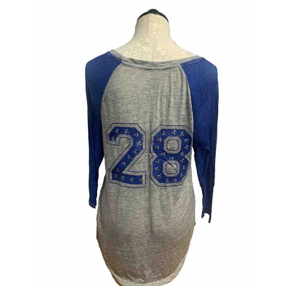 Disney Parks~WDW Mickey Mouse Baseball~T-Shirt~Size Large - Picture 2 of 5